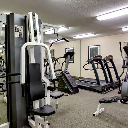 Candlewood Suites Raleigh Crabtree By Ihg Екстер'єр фото