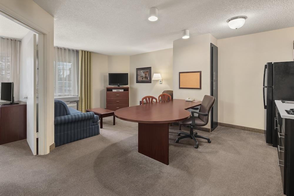 Candlewood Suites Raleigh Crabtree By Ihg Екстер'єр фото