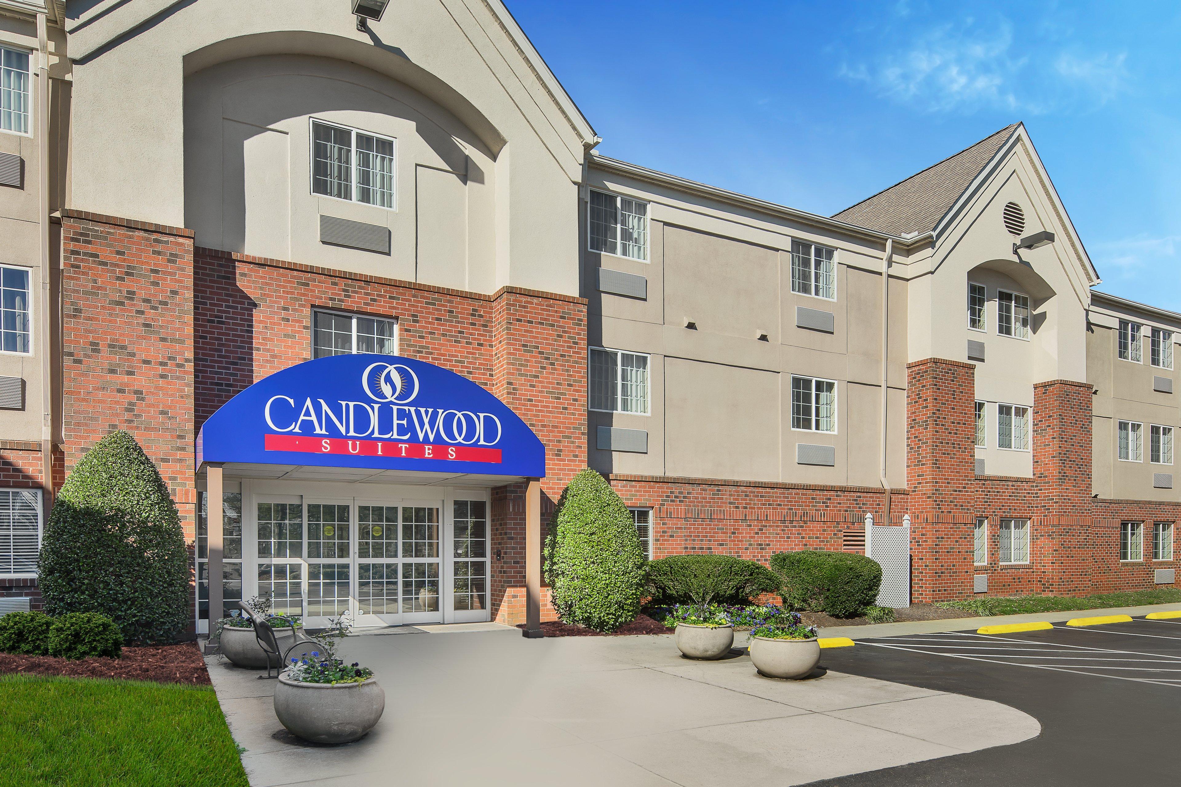 Candlewood Suites Raleigh Crabtree By Ihg Екстер'єр фото