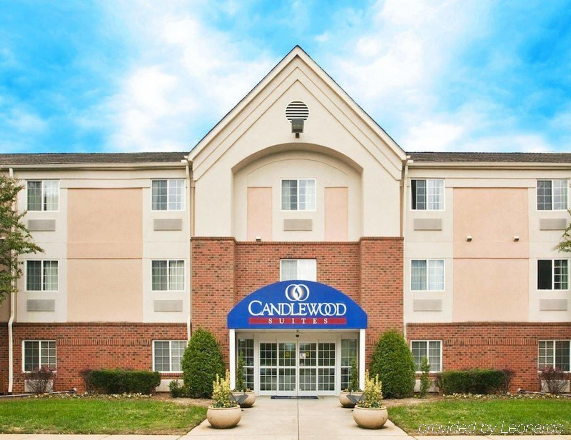 Candlewood Suites Raleigh Crabtree By Ihg Екстер'єр фото
