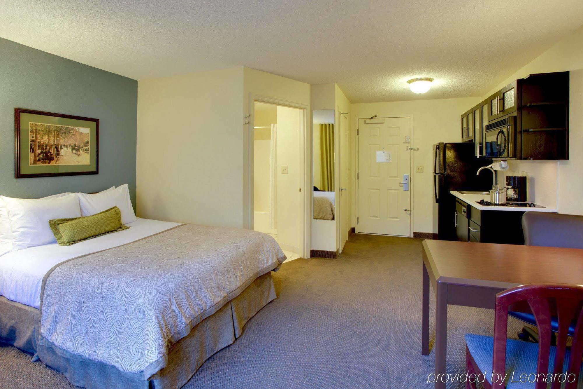 Candlewood Suites Raleigh Crabtree By Ihg Екстер'єр фото