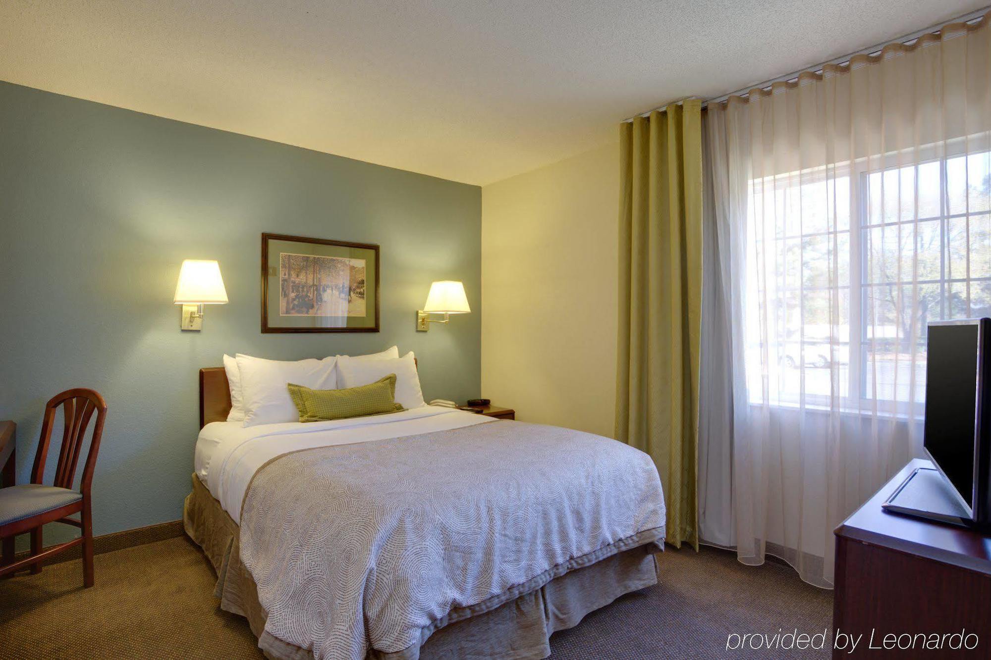 Candlewood Suites Raleigh Crabtree By Ihg Екстер'єр фото
