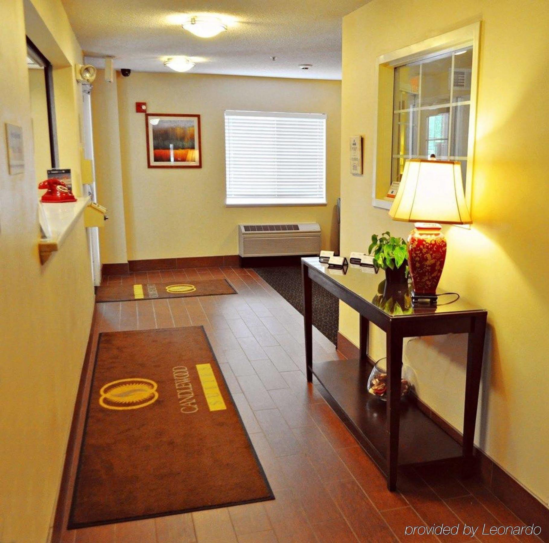Candlewood Suites Raleigh Crabtree By Ihg Екстер'єр фото