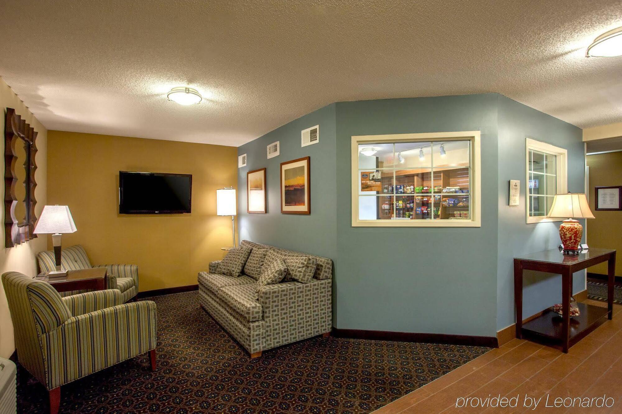 Candlewood Suites Raleigh Crabtree By Ihg Екстер'єр фото