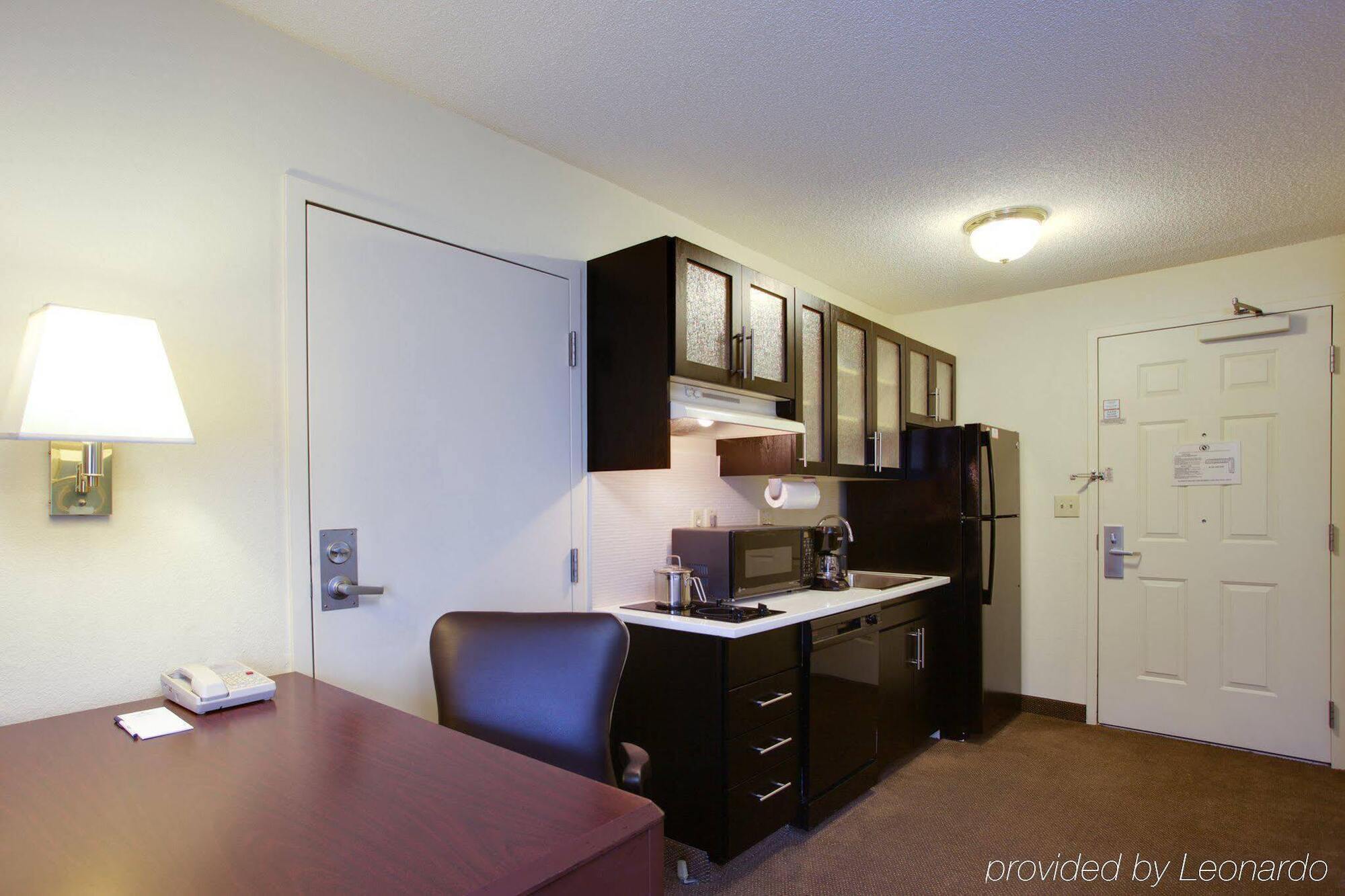 Candlewood Suites Raleigh Crabtree By Ihg Екстер'єр фото